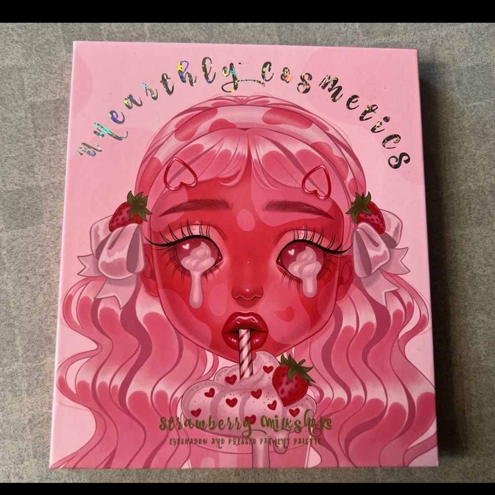 Strawberry Milkshake Eyeshadow Palette - Pink